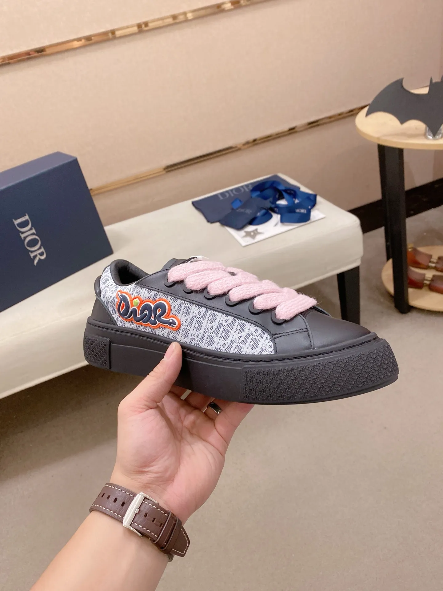 Factory price: 300 Men's shoes 💰[Dior·Dior] Top 🔍Couple style 💏🔍New casual sports style couple shoes, new four-season design, perfect workmanship, lace-up lazy style to create cabinet quality, upper: imported first-layer cowhide, sheepskin lining is soft and comfortable, ultra-light TPU wear-resistant outsole, simple, versatile fashion men's shoes, excellent color code number 35--44